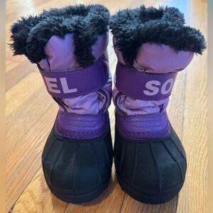 Sorel Kids Purple and Black Snow Commander Boots, Size 8, gently used